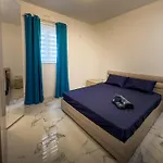 Luxe Living - 3-bedroom Apartmán *