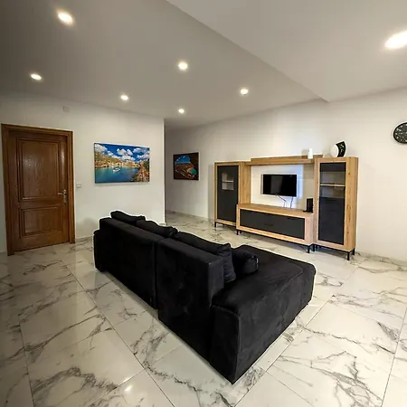 Appartement Luxe Living - 3-bedroom Sannat