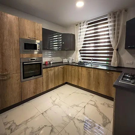 Luxe Living - 3-bedroom *