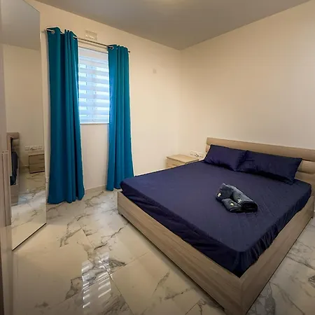 Luxe Living - 3-bedroom Appartement *