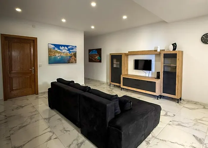 Appartement Luxe Living - 3-bedroom Sannat