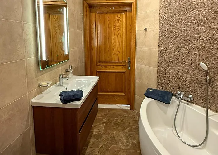 Luxe Living - 3-bedroom Appartement