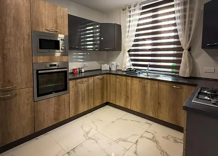 Luxe Living - 3-bedroom *