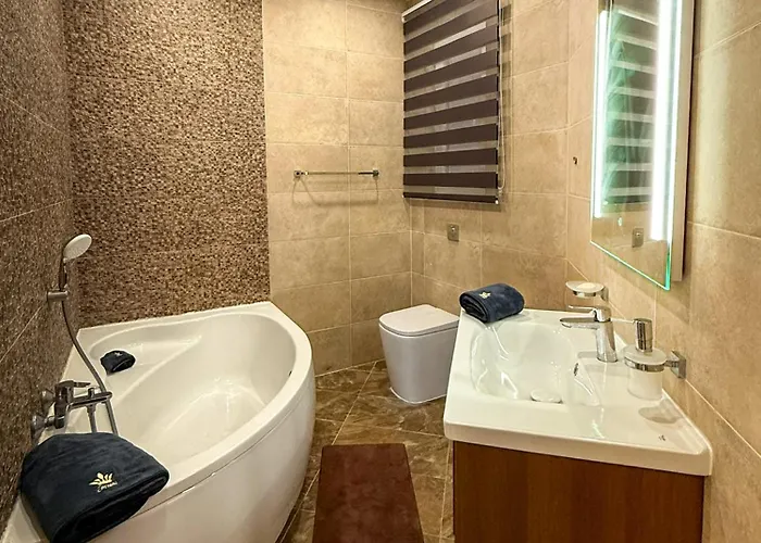 Luxe Living - 3-bedroom Lejlighed