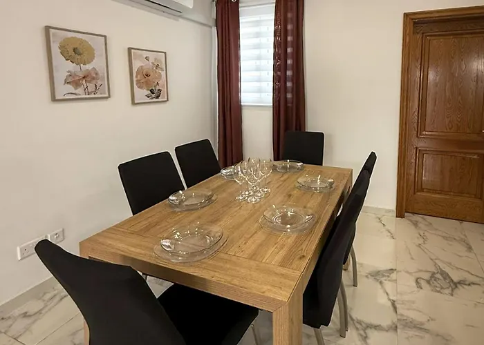 Luxe Living - 3-bedroom Appartement